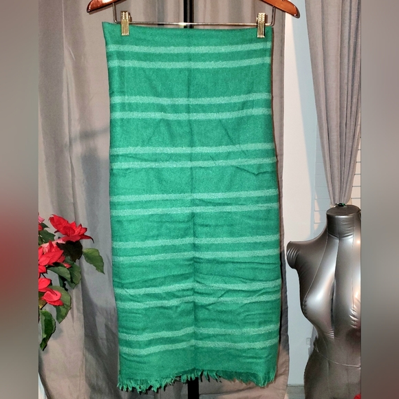 Target Chenille Pattern Throw - Picture 4 of 10